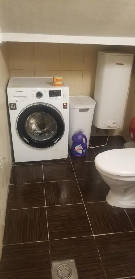 Студіо На Кoновальця Apartment ลวีฟ ภายนอก รูปภาพ