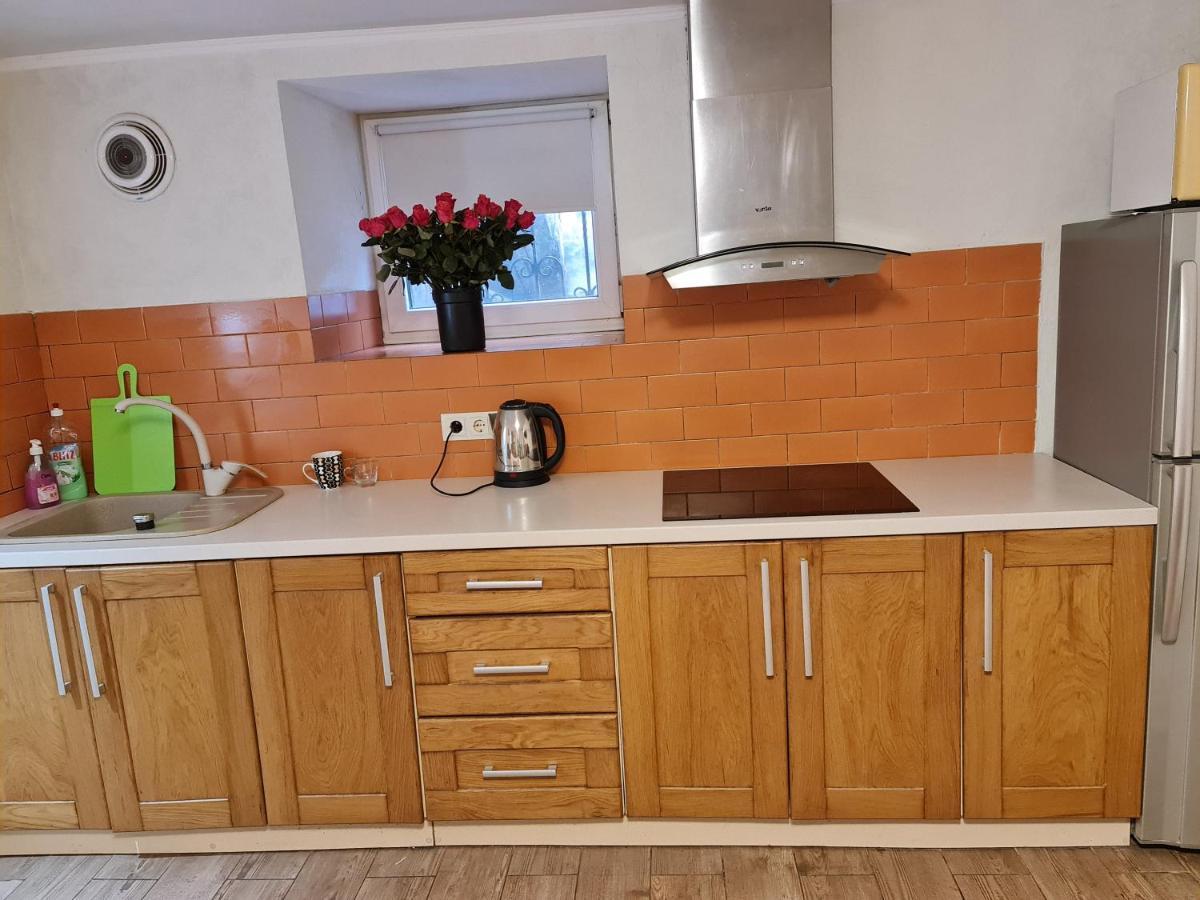 Студіо На Кoновальця Apartment ลวีฟ ภายนอก รูปภาพ