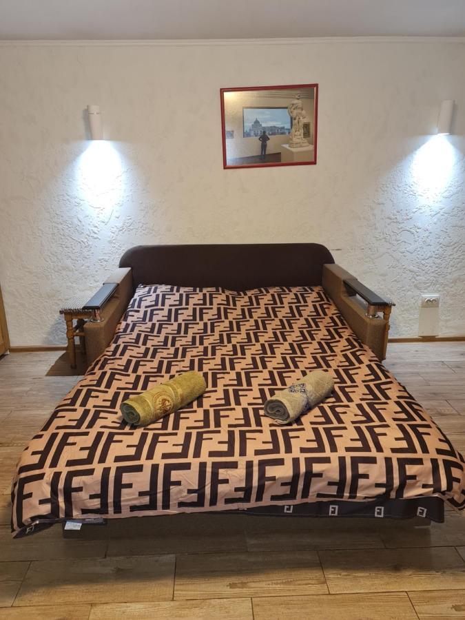 Студіо На Кoновальця Apartment ลวีฟ ภายนอก รูปภาพ
