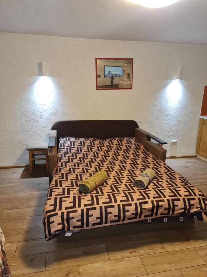 Студіо На Кoновальця Apartment ลวีฟ ภายนอก รูปภาพ